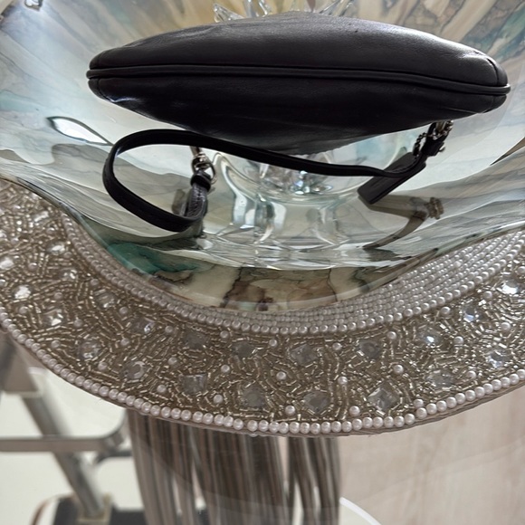 Vintage Coach Signature New York Silver Stamp Black Leather Wristlet - Picture 4 of 12